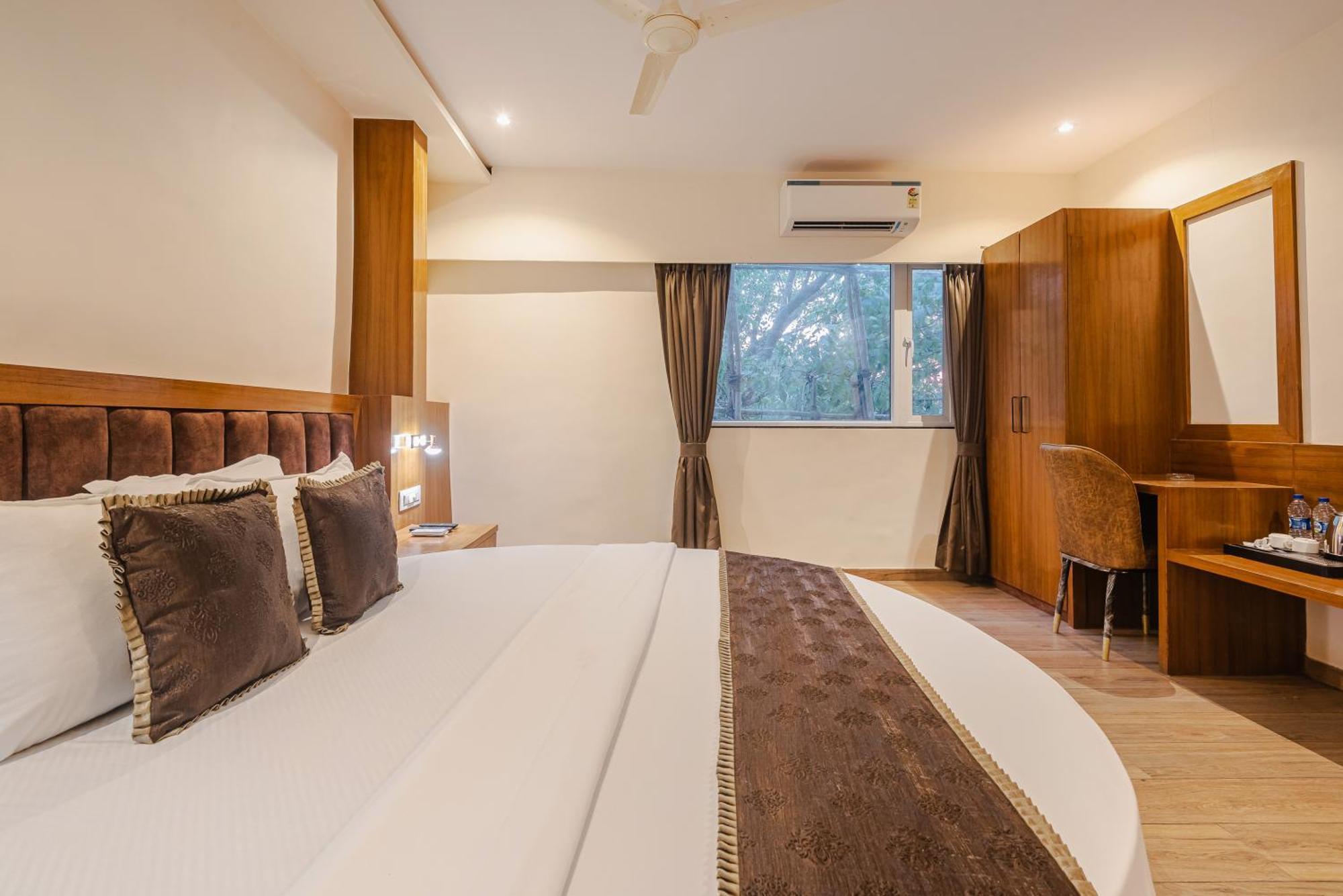 Hotel Silver Park Mumbai Exterior photo