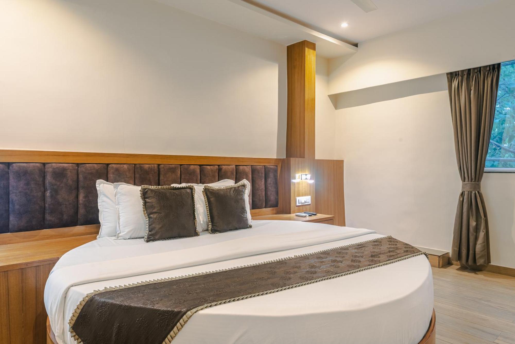 Hotel Silver Park Mumbai Exterior photo